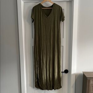 Olive Green V-Neck Maxi Dress - 117